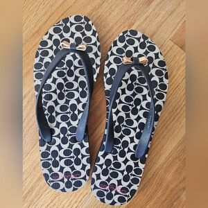 Coach flipflops